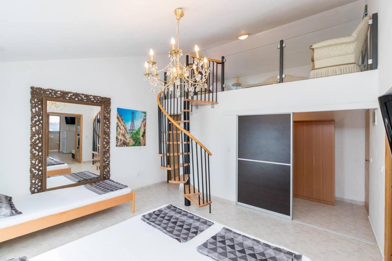 Rooms & Apartments Hegic Zadar Ngoại thất bức ảnh