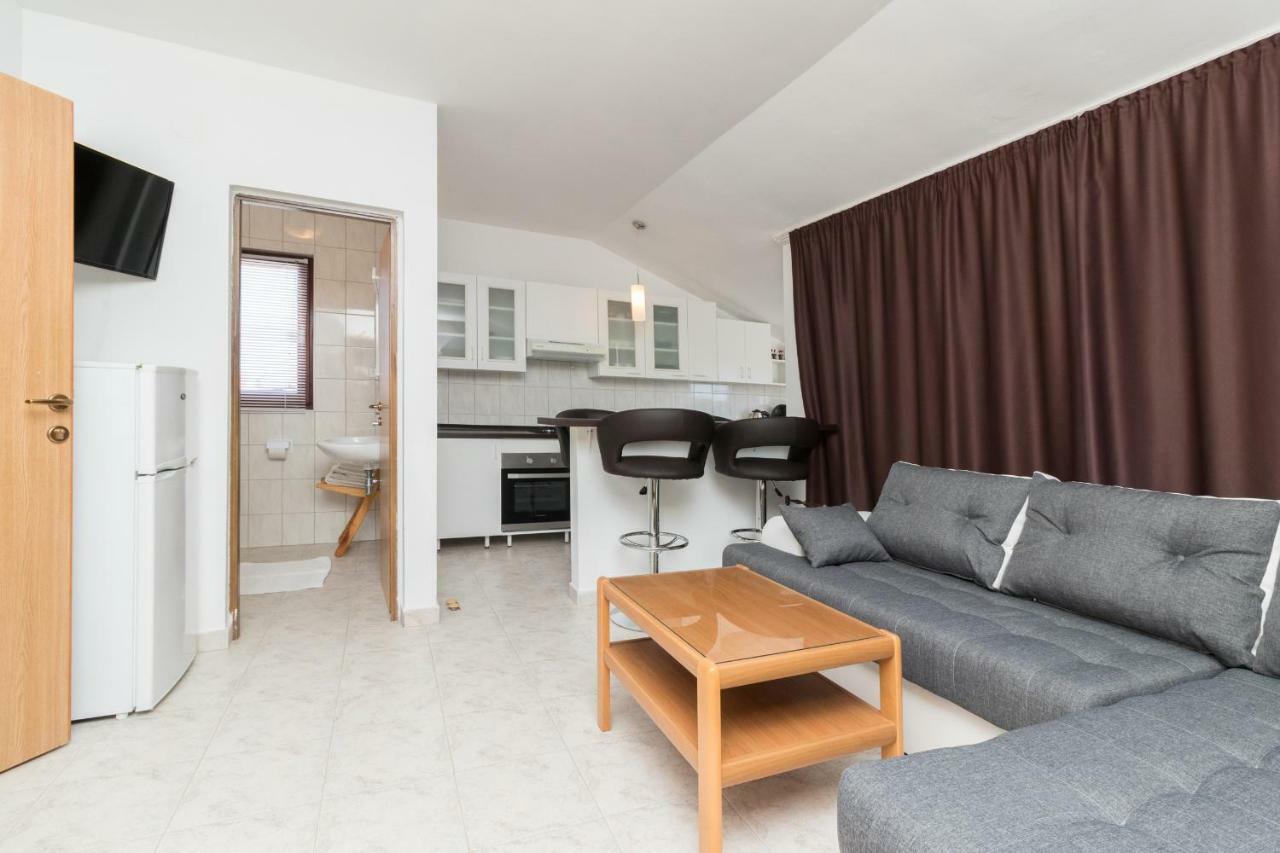 Rooms & Apartments Hegic Zadar Ngoại thất bức ảnh
