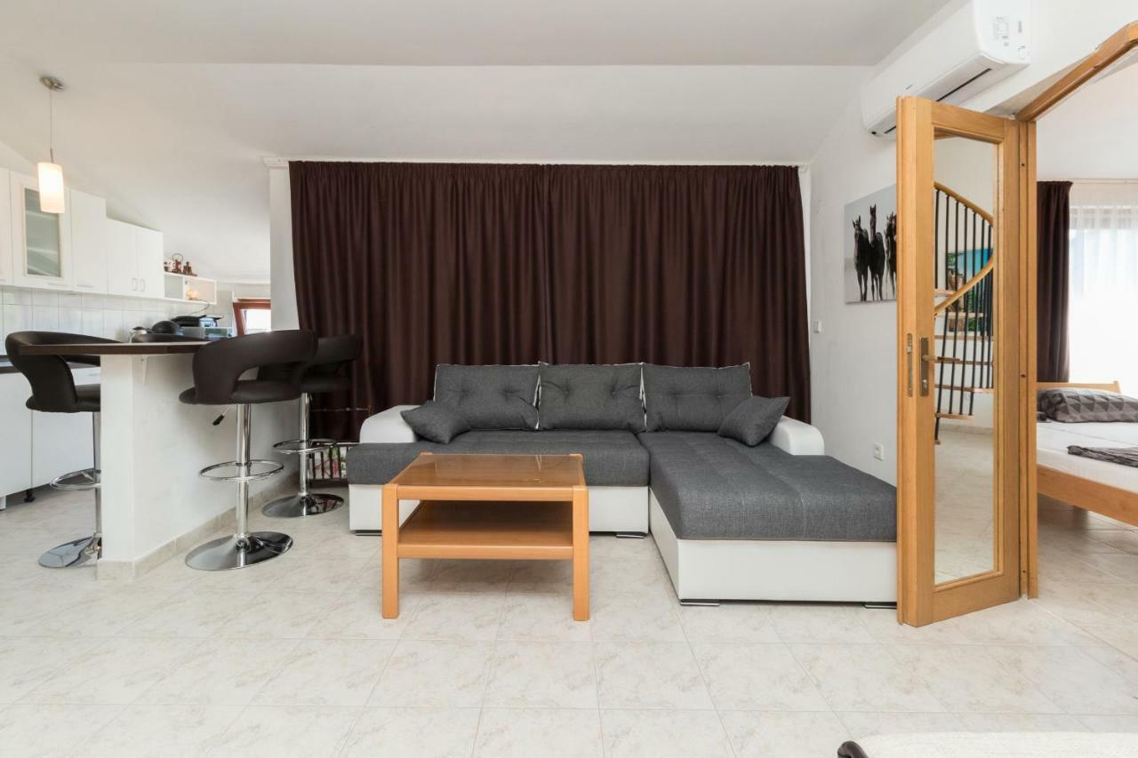 Rooms & Apartments Hegic Zadar Ngoại thất bức ảnh